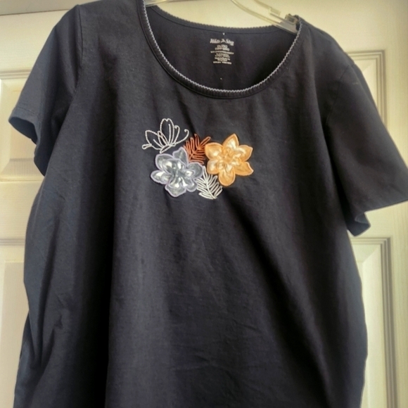 White Stag Tops - Womens White Stag Tee Shirt 2X Black